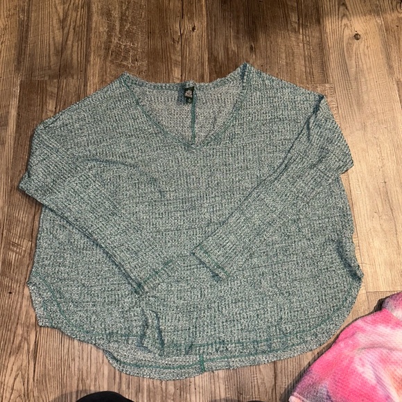 Wild fable long sleeve tops 2 - Picture 7 of 10